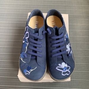 Camper Twin Sneakers With Flowers